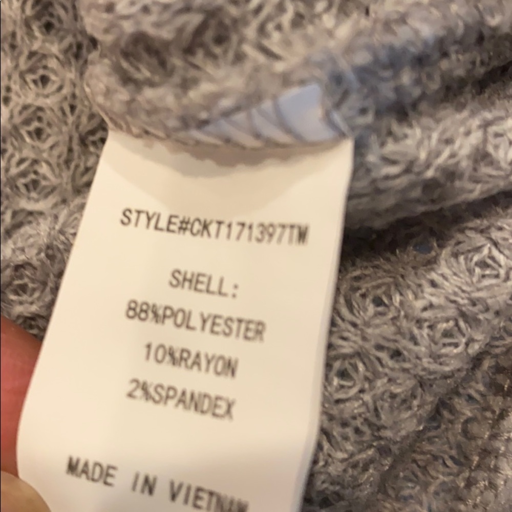 MELLO DAY NWOT Pullover Sweater - Picture 6 of 8